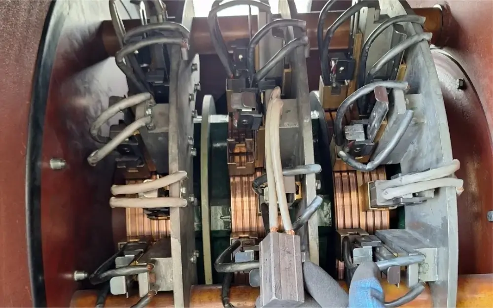 C80Y Carbon Brushes Used for High-power Collector Ring Wenzhou Highy Electric Co., Ltd. Current Collector Equipment C80Y Carbon Brushes Used for High-power Collector Ring